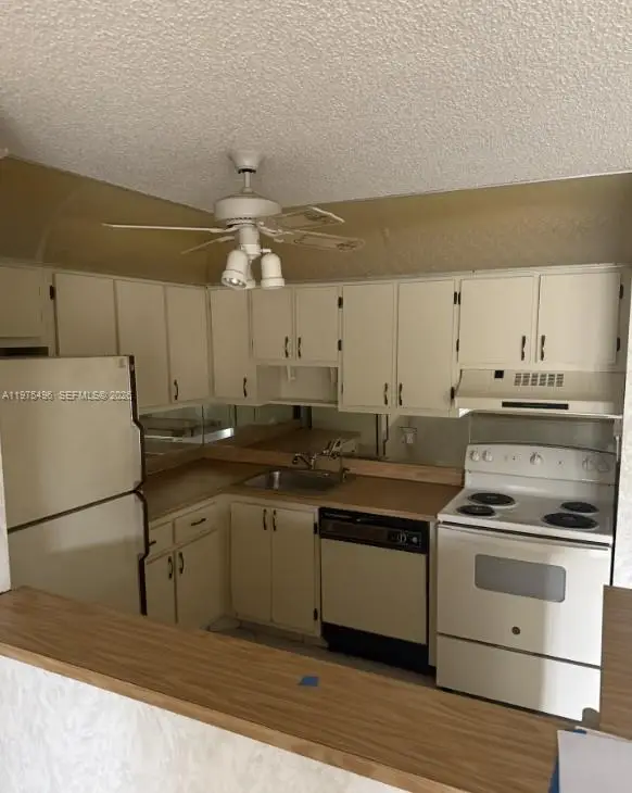 10753 W Clairmont Cir #106, Tamarac, FL 33321 - #3