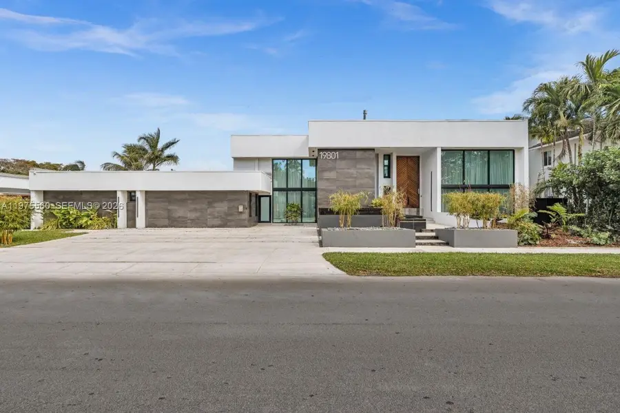 19801 NE 23rd Ave, Miami, FL 33180 - #2