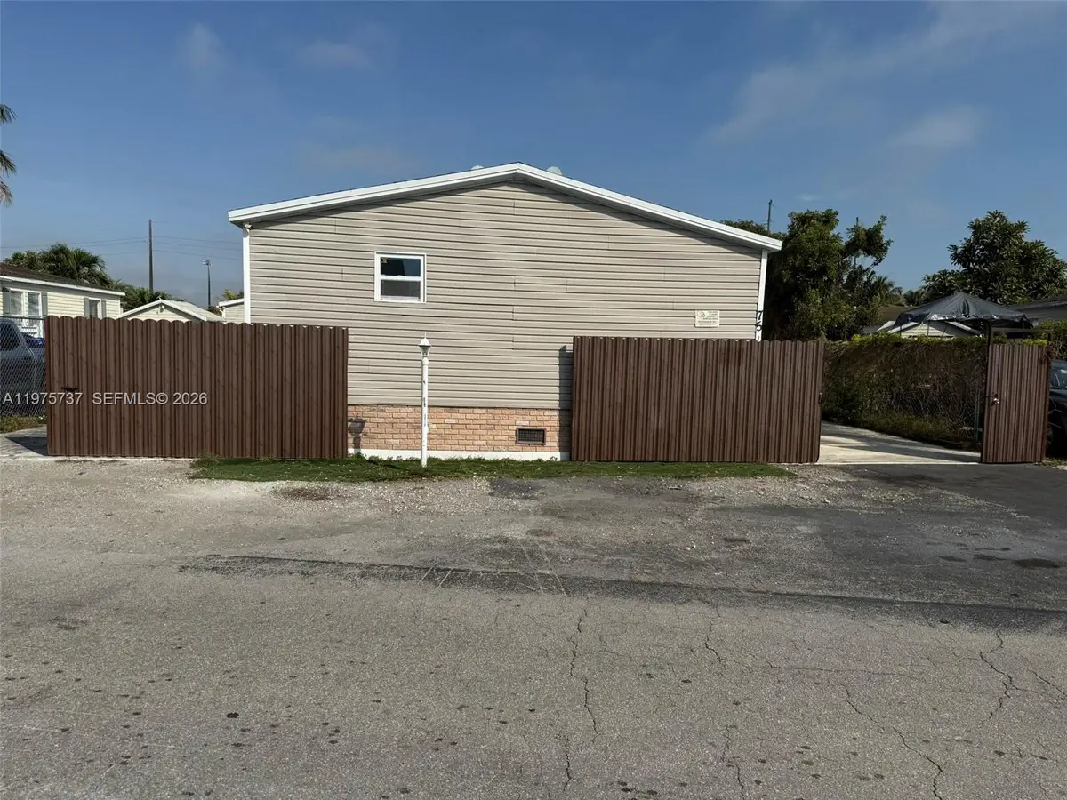 220 NE 12th Ave, Homestead, FL 33030 - #1