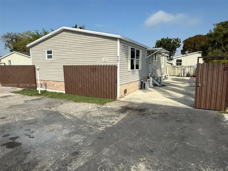 220 NE 12th Ave, Homestead, FL 33030 - #2