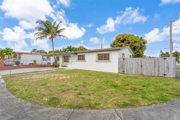 1005 W 36th Pl, Hialeah, FL 33012