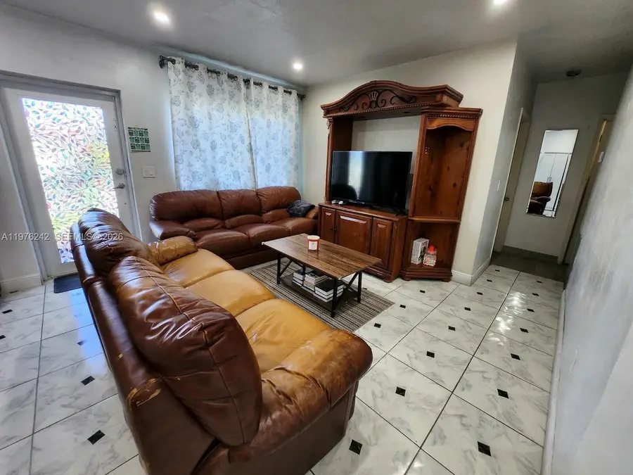 3560 NW 19th St, Miami, FL 33125 - #2