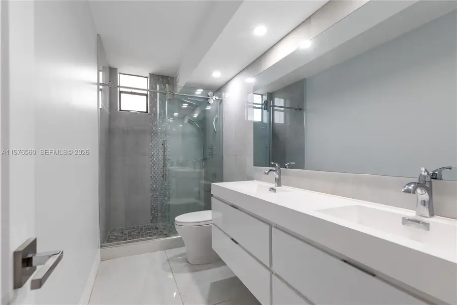 2500 Parkview Dr #1121, Hallandale Beach, FL 33009 - #3