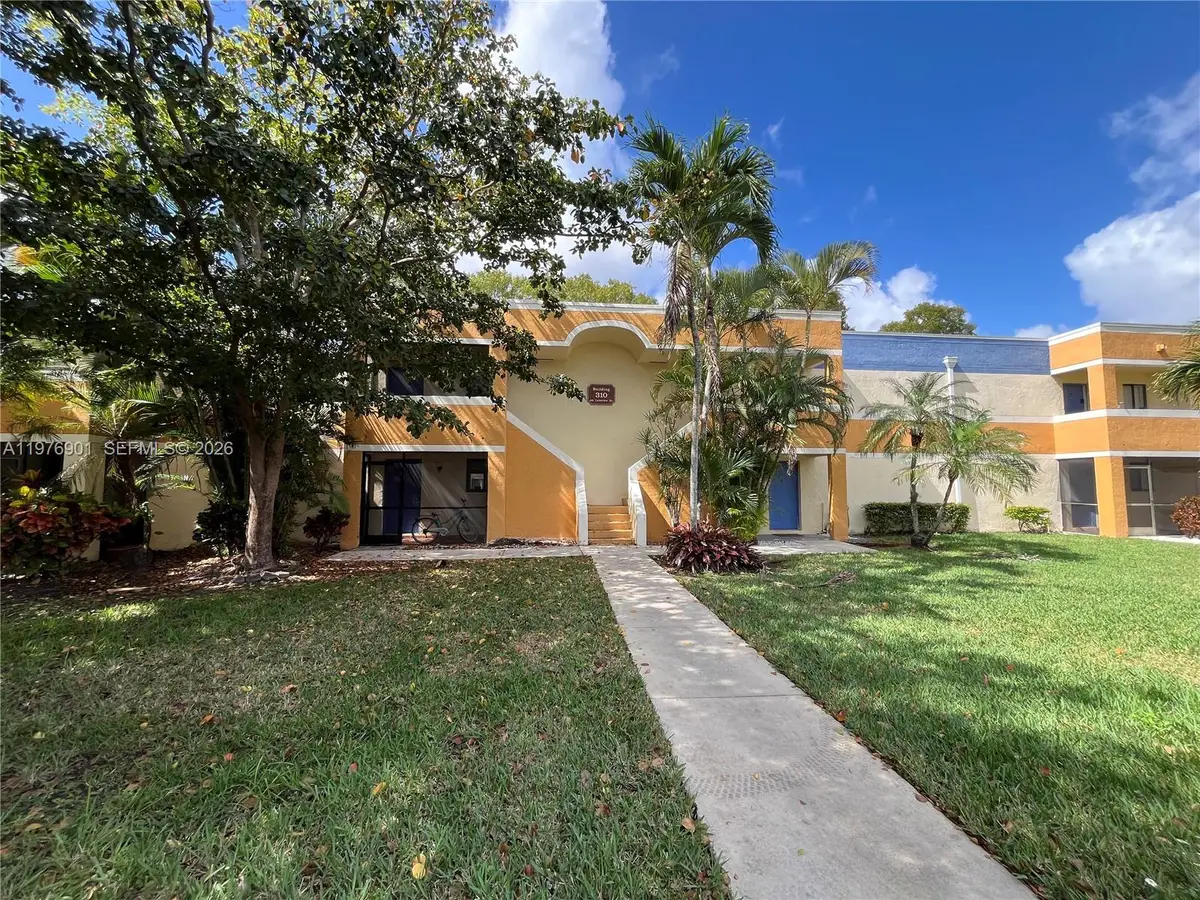 183 Lakeview Dr #203, Weston, FL 33326 - #1
