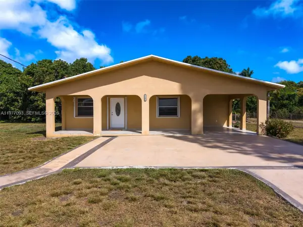 15401 SW 212th St, Miami, FL 33187