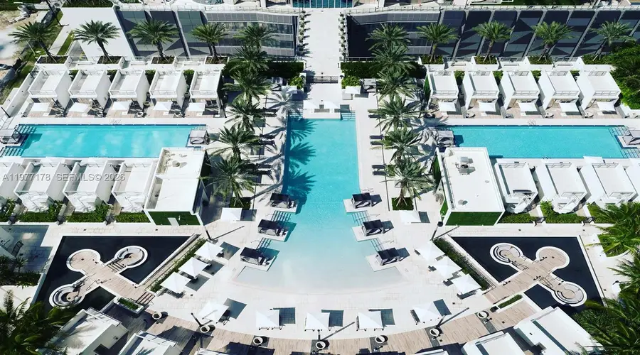 851 NE 1st Ave #811, Miami, FL 33132 - #2