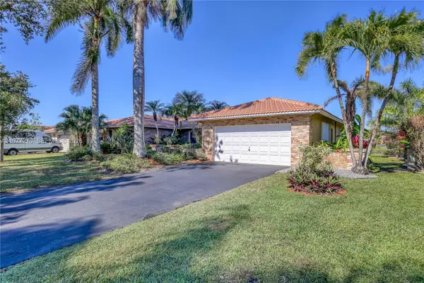 1048 NW 110th Ln, Coral Springs, FL 33071