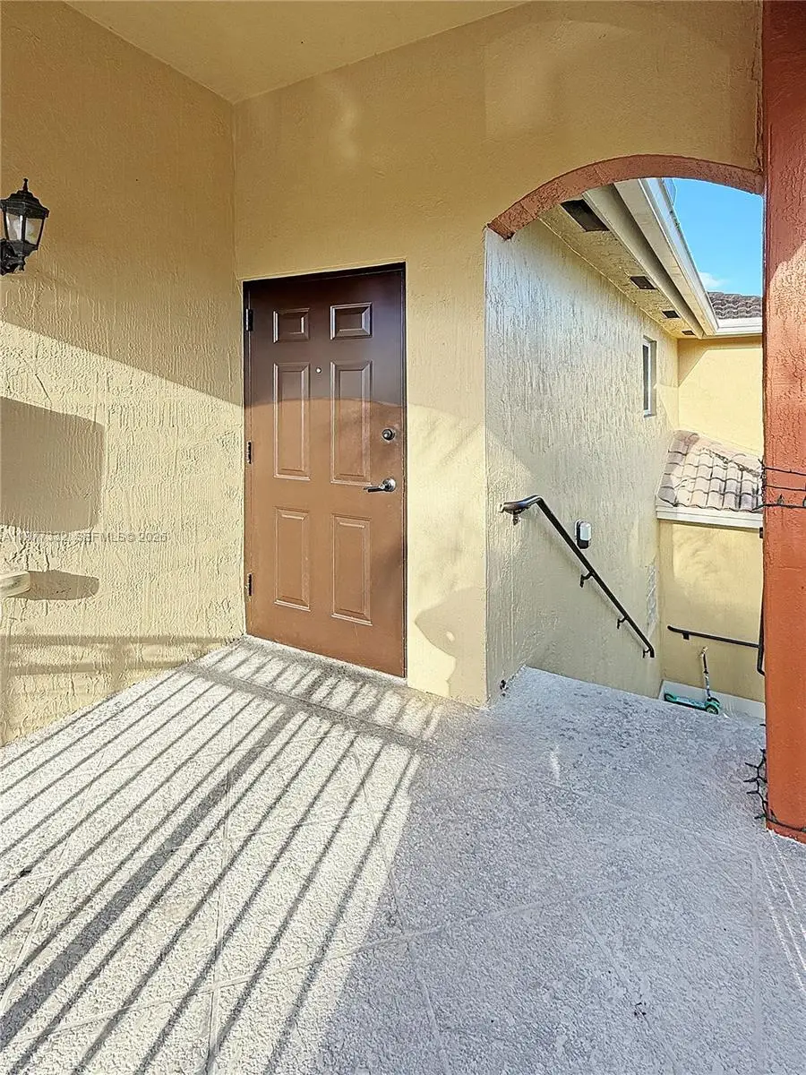 945 NE 34th Ave #204, Homestead, FL 33033 - #3