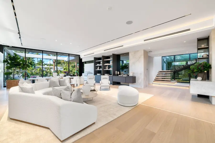 1745 W 24th St, Miami Beach, FL 33140 - #2