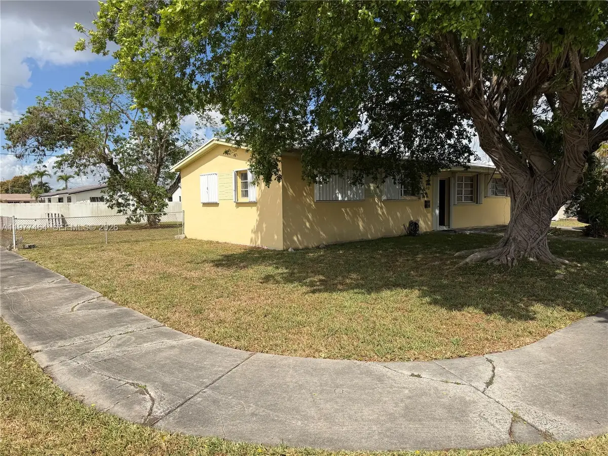 3540 SW 105th Ave, Miami, FL 33165 - #1