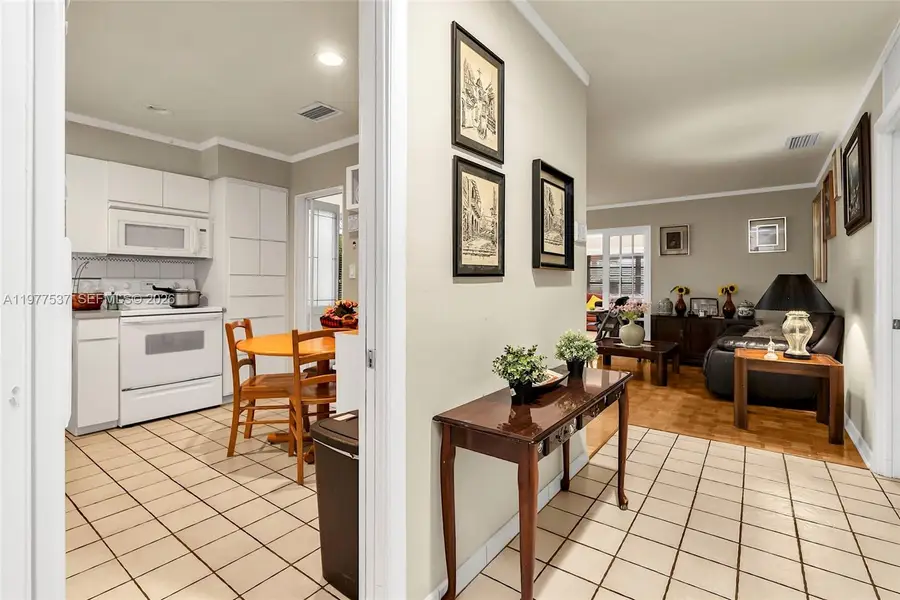 9011 SW 18th Ter, Miami, FL 33165 - #2