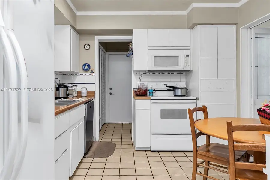 9011 SW 18th Ter, Miami, FL 33165 - #3