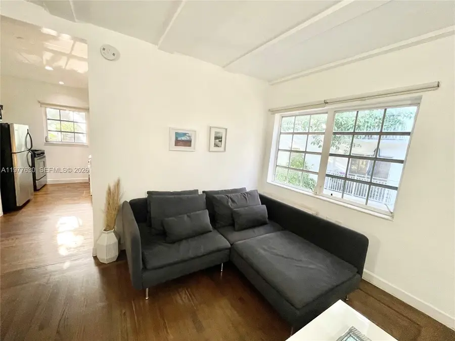 439 15th St #18, Miami Beach, FL 33139 - #3