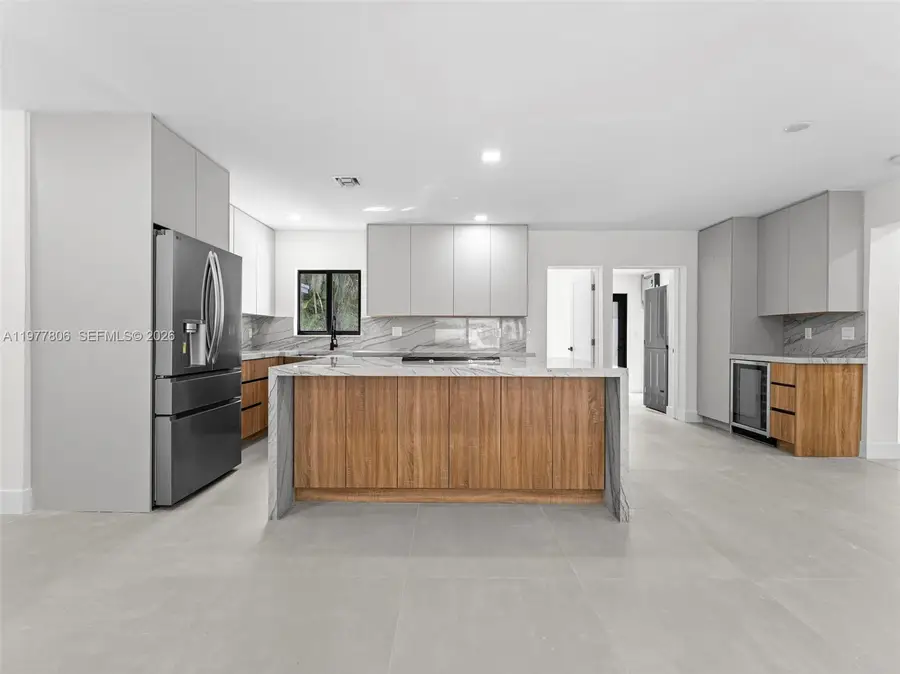 610 NE 164th Ter, North Miami Beach, FL 33162 - #3