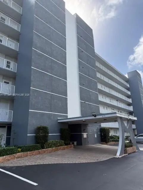 619 NE 14th Ave #303, Hallandale Beach, FL 33009 - #2