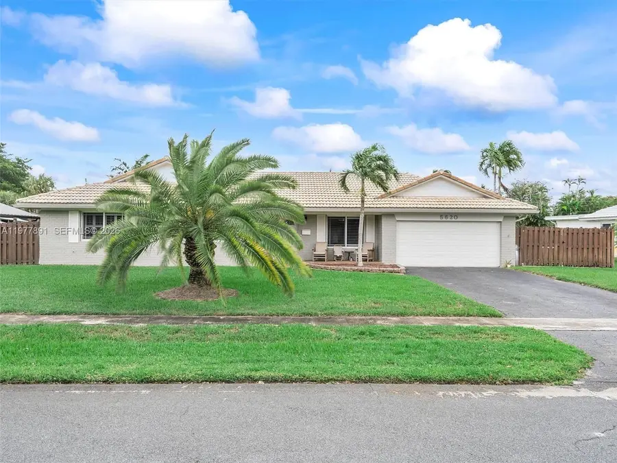 5620 SW 9th St, Plantation, FL 33317 - #2