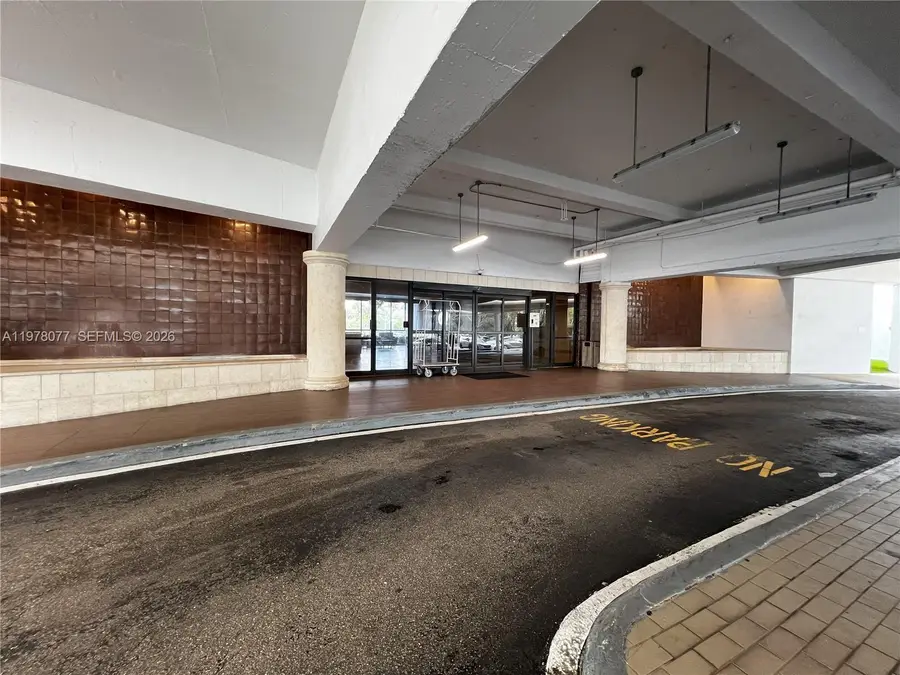 3701 N Country Club Dr #201, Aventura, FL 33180 - #3