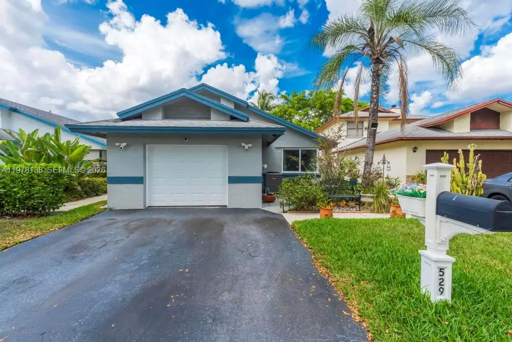 529 Lakeside Cir, Sunrise, FL 33326 - #1