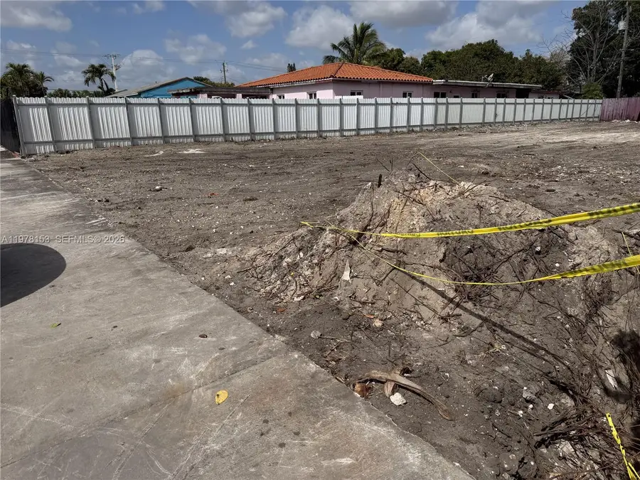941 E 31st St, Hialeah, FL 33013 - #3