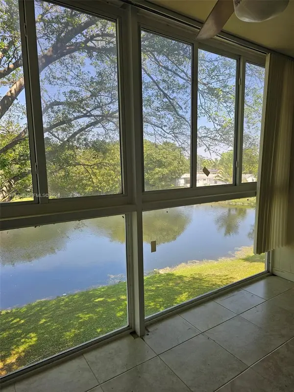 1103 NW 58th Ter #321, Sunrise, FL 33313