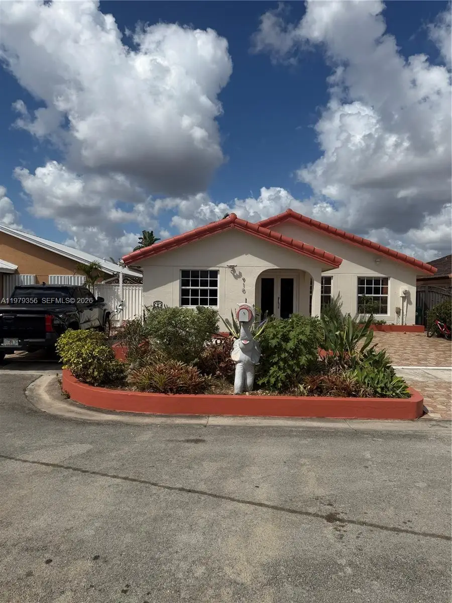 910 SW 140th Ave, Miami, FL 33184 - #2