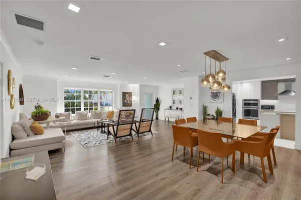 2301 NE 196th St, Miami, FL 33180