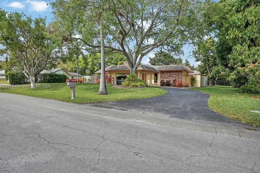 8261 SW 186th St, Cutler Bay, FL 33157 - #3