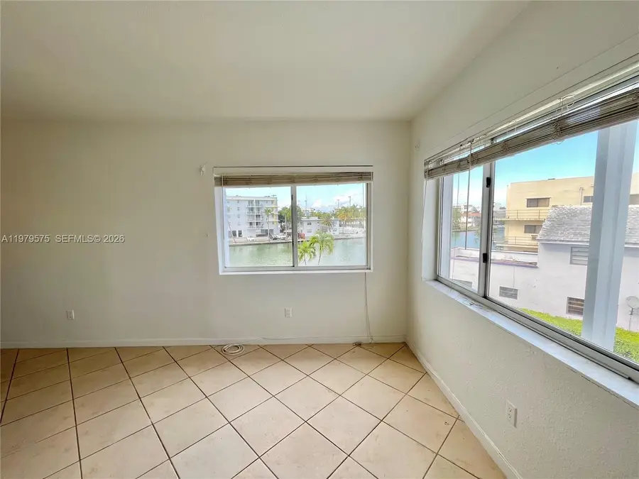 1185 Marseille Dr #309, Miami Beach, FL 33141 - #3