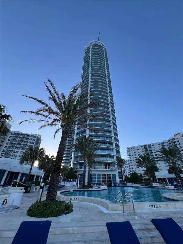 3101 S Ocean Dr #3102, Hollywood, FL 33019