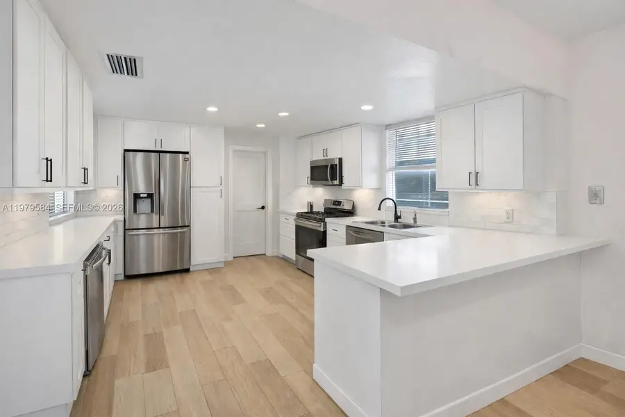 19830 SW 92nd Ave, Cutler Bay, FL 33157 - #3