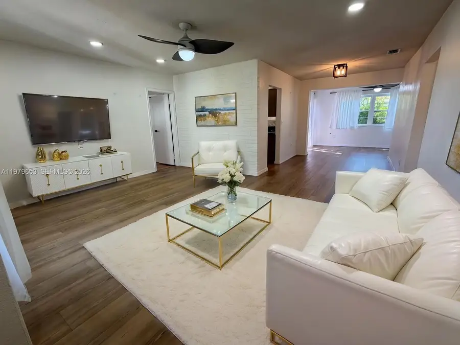 8370 NW 26th St, Sunrise, FL 33322 - #2