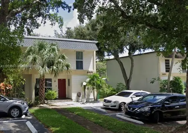 3331 Farragut St #8H, Hollywood, FL 33021