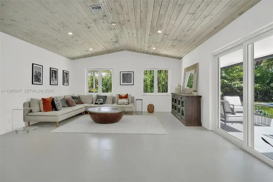 117 NE 20th St, Wilton Manors, FL 33305 - #2