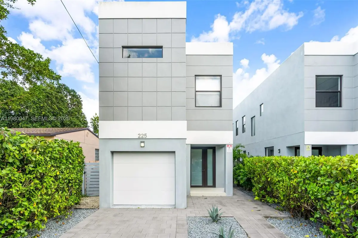 225 NW 40 Ct, Miami, FL 33126 - #1