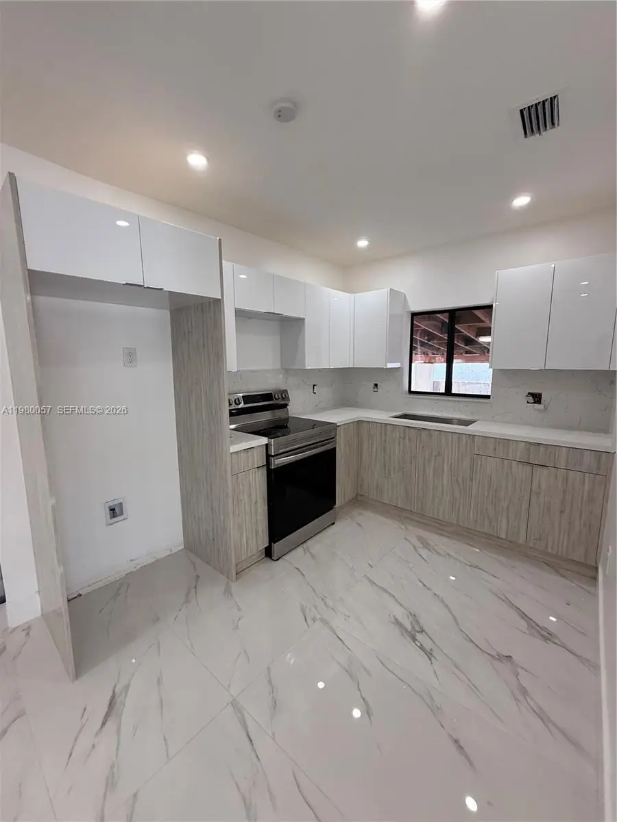 120 E 44th St, Hialeah, FL 33013 - #3