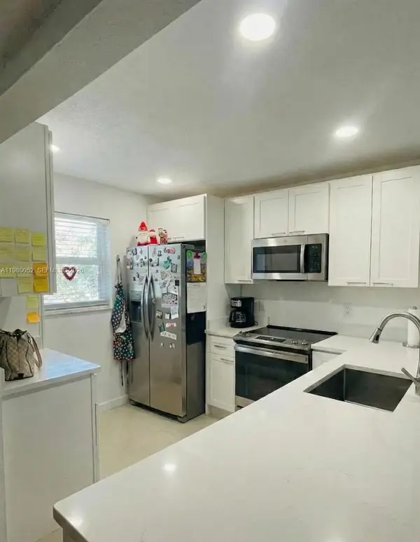 100 Ashbury Rd #305, Hollywood, FL 33024