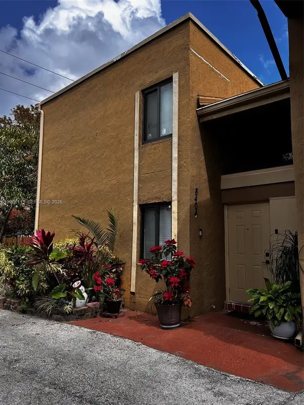 8404 N Missionwood Cir, Miramar, FL 33025