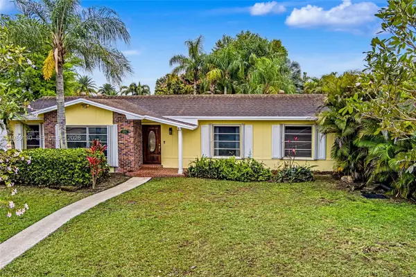 10555 SW 124th Rd, Miami, FL 33186