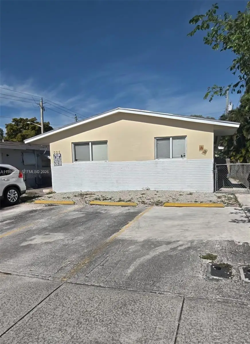 752 NW 3rd Ct, Hallandale Beach, FL 33009 - #1