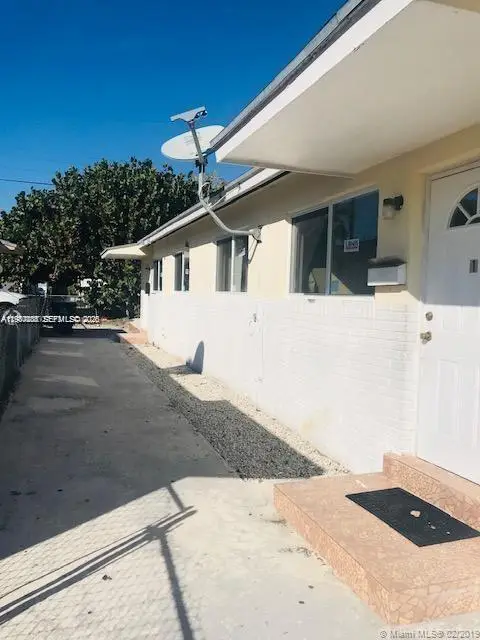 752 NW 3rd Ct, Hallandale Beach, FL 33009 - #3