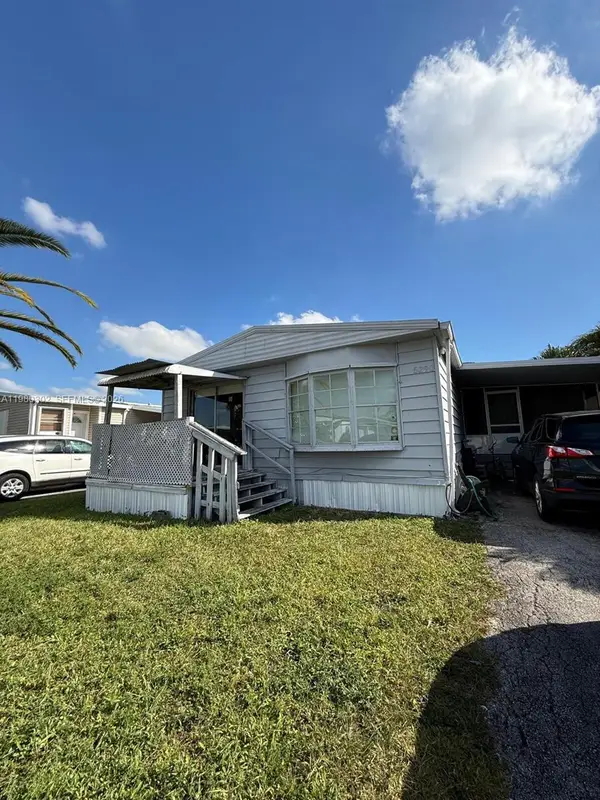 5290 SW 22nd Ter, Dania Beach, FL 33312
