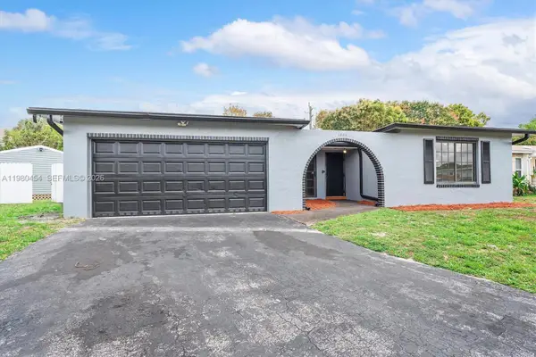 2805 E Lexington Dr, Miramar, FL 33025