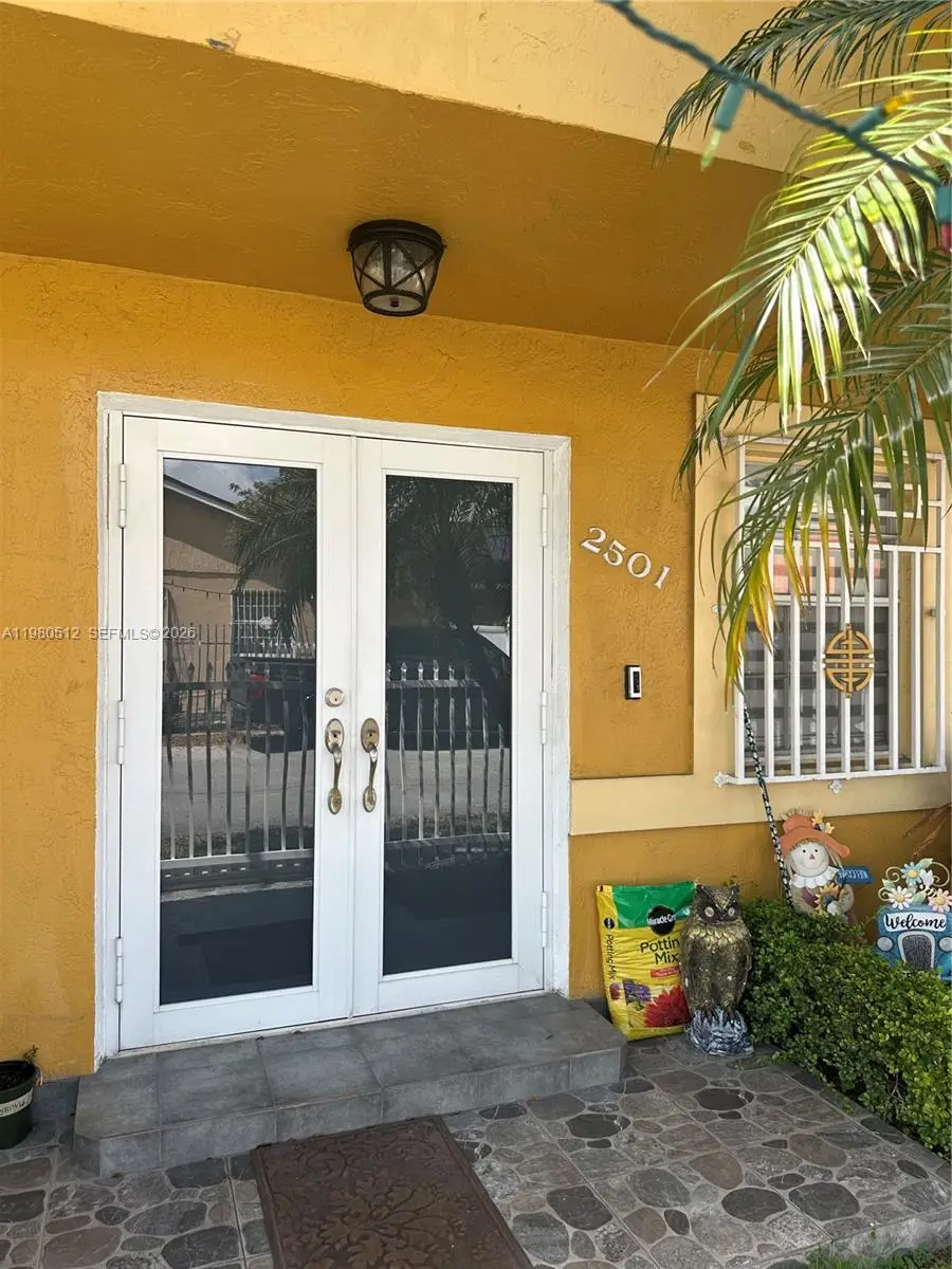 2501 W 73rd Pl, Hialeah, FL 33016 - #2