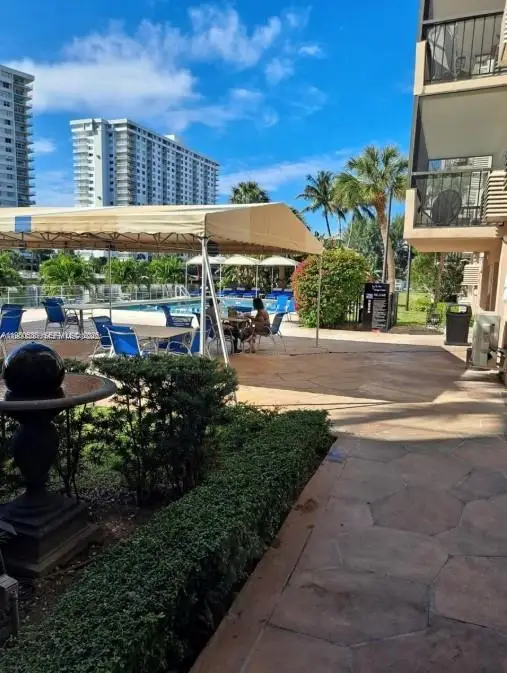 220 Kings Point Dr #106, Sunny Isles Beach, FL 33160 - #2