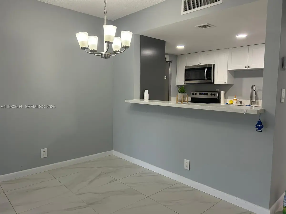 230 Lakeview Dr #209, Weston, FL 33326 - #1