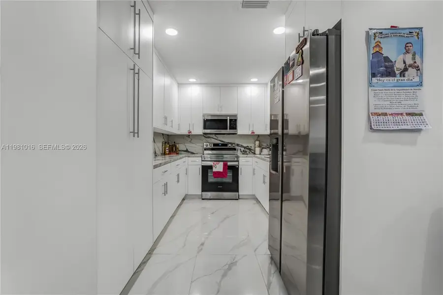 1570 NE 9th St, Homestead, FL 33033 - #3