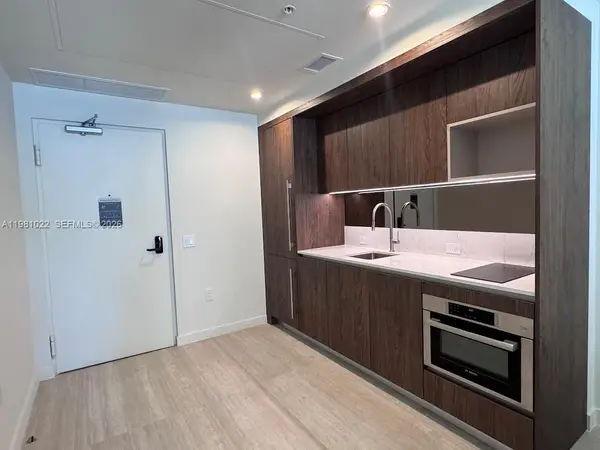 1611 SW 2nd Av #306, Miami, FL 33129