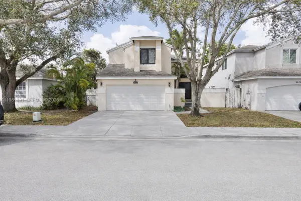 2836 W River Run Cir W, Miramar, FL 33025