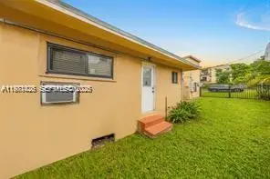 1675 NW 2nd St, Miami, FL 33125 - #2