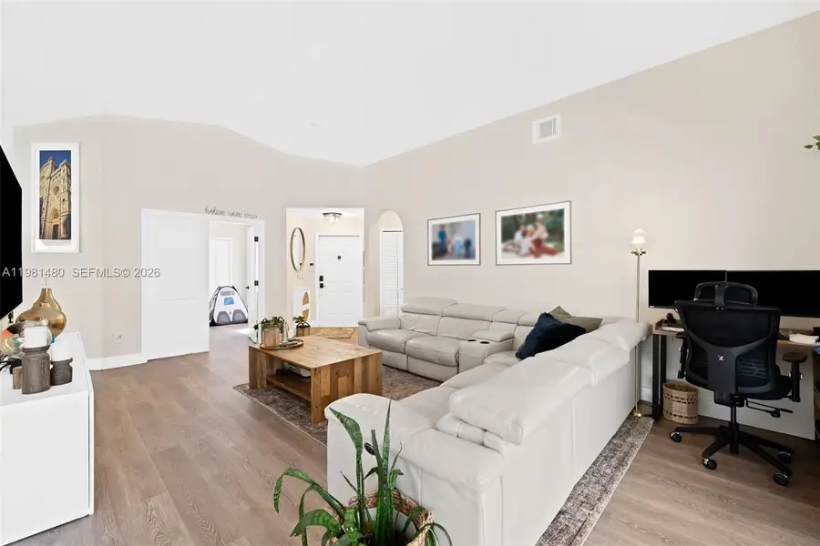 334 SW 194th Ave, Pembroke Pines, FL 33029 - #3